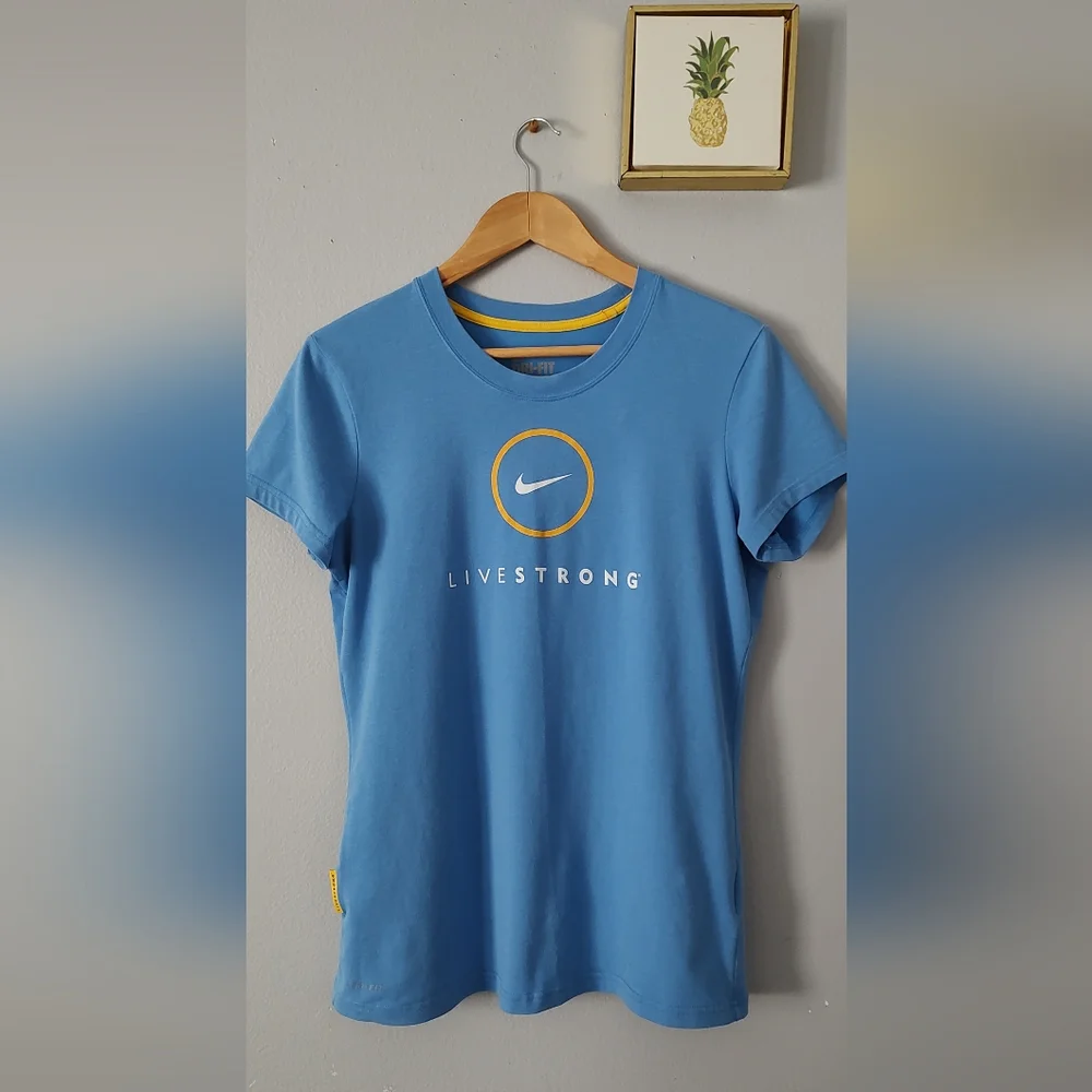 Nike Shirt atletic  large color Blue Cotton And Spandex  Excellent Condition